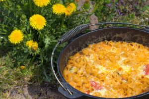 Mac-and-cheese-Dutch-Oven